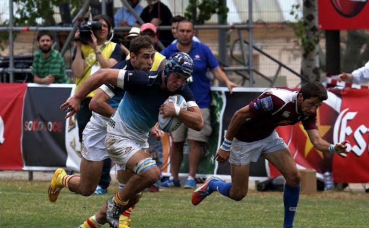 Rubén Sanz dirigiendo el oval en la temporada 2018/2019. 
