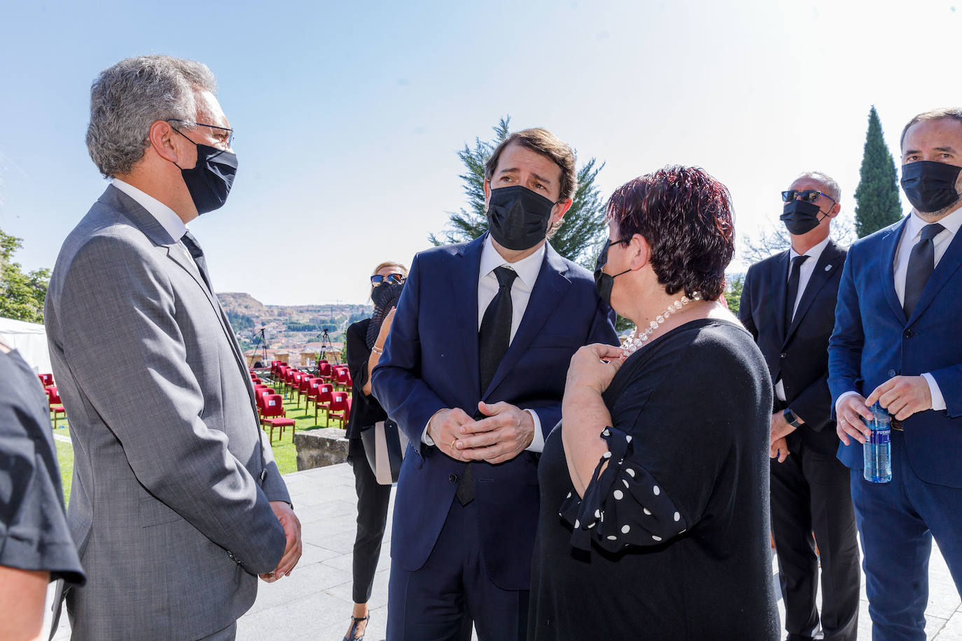 Fotos: Castilla y León rinde homenaje a las víctimas de la covid-19