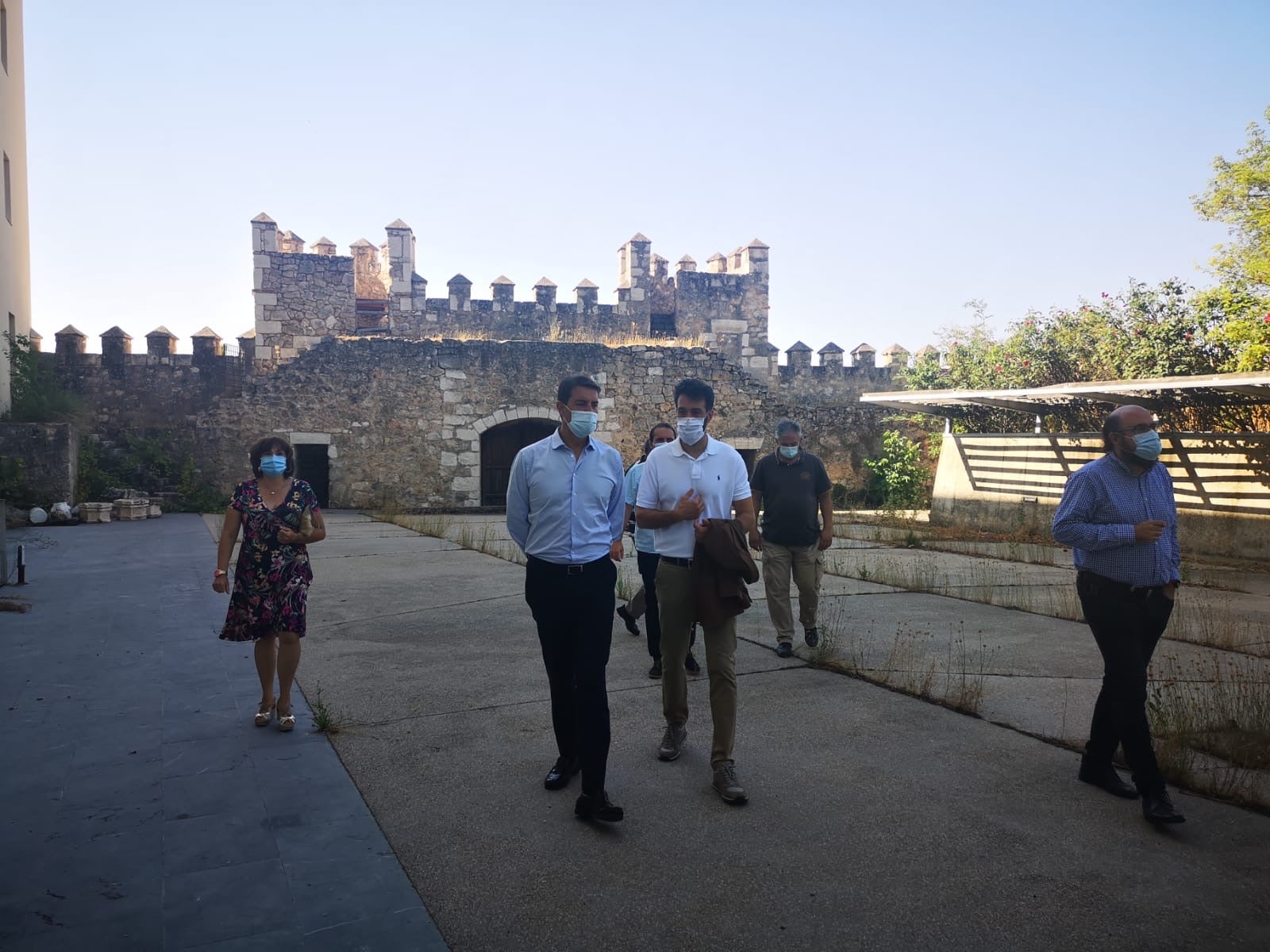 Fotos: El consejero de la Presidencia valora un acuerdo con Peñaranda para recuperar espacios de la Junta en el pueblo