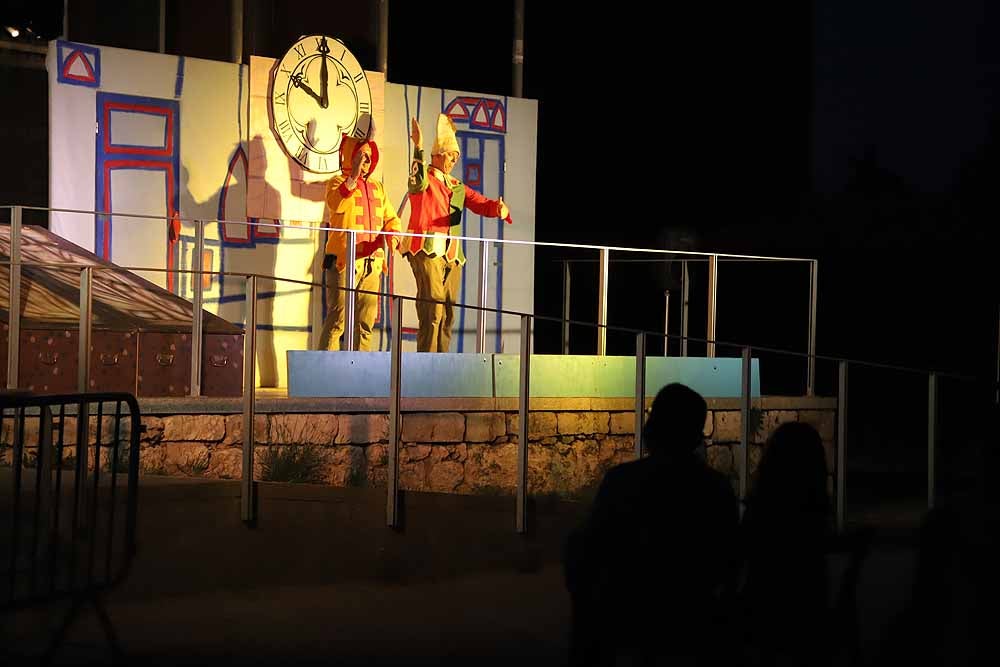 Fotos: Bambalúa Teatro vuelve al Castillo con Patrimonios