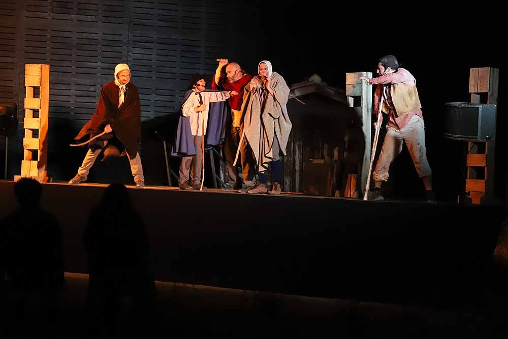 Fotos: Bambalúa Teatro vuelve al Castillo con Patrimonios