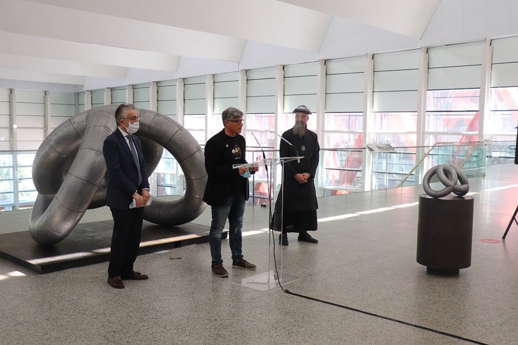 Las piezas artísticas se podrán ver durante el mes de agosto en las distintas plantas de la exposición permanente del Museo. Esta exposición supone un viaje artístico en toda su dimensión formal, estética, sensitiva y cognitiva.