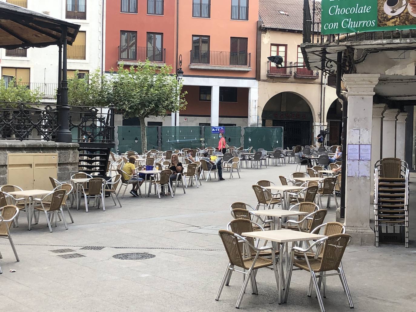 Fotos: Ambiente en Aranda tras conocer el confinamiento, incredulidad y malestar