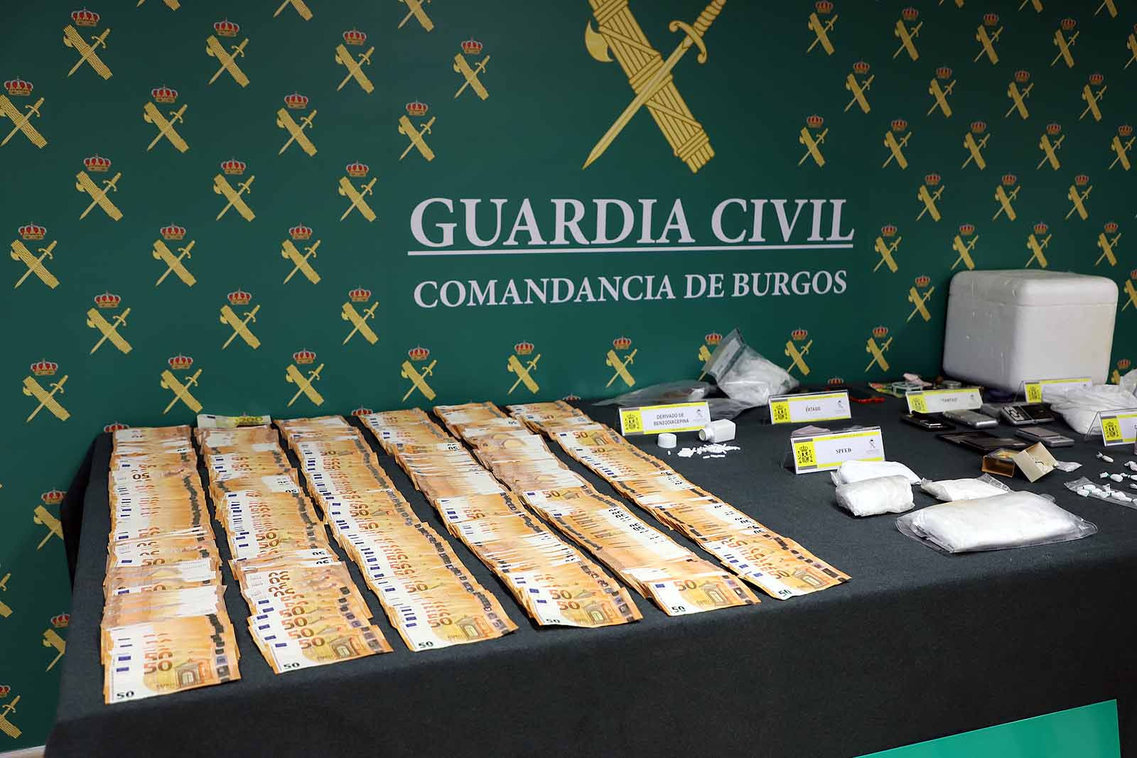 Fotos: La Guardia Civil desarticula un grupo dedicado a la venta y distribución de estupefacientes en la comarca de Pinares