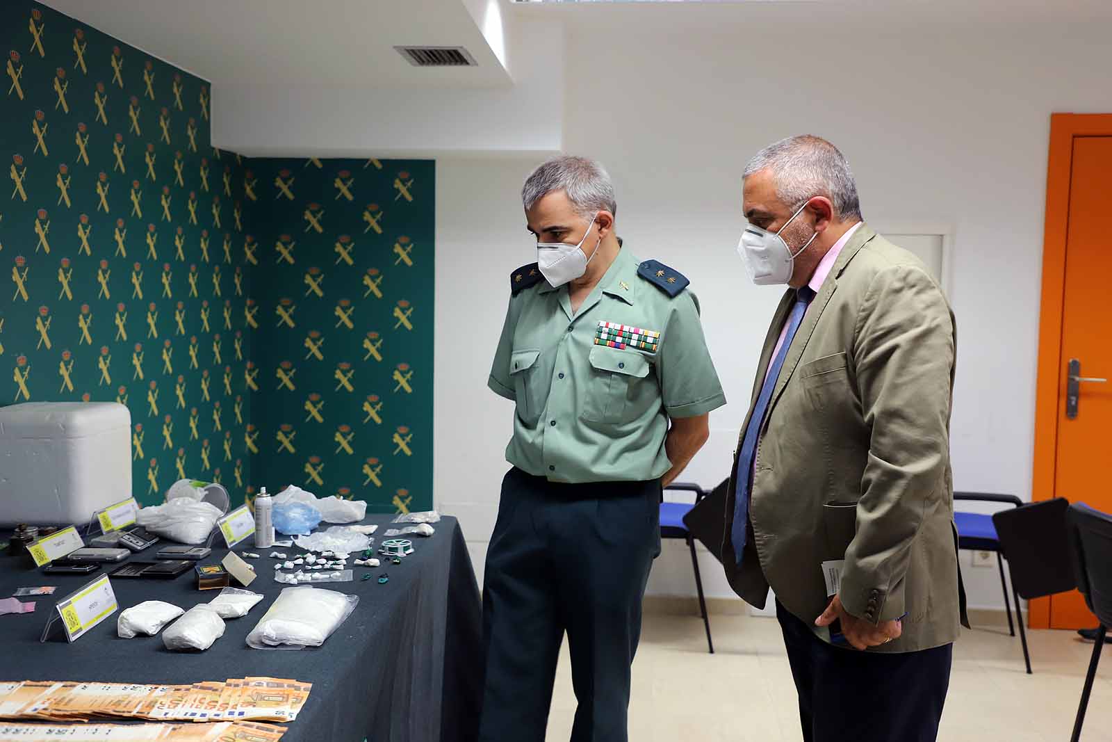 Fotos: La Guardia Civil desarticula un grupo dedicado a la venta y distribución de estupefacientes en la comarca de Pinares