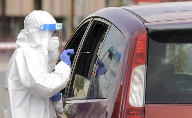 Sanidad ha hecho 108.769 test de covid-19 durante la pandemia en Burgos, con un 5,2% de positivos