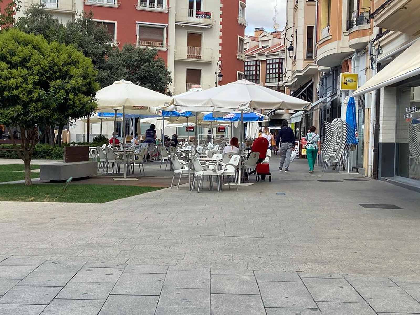 Fotos: Aranda de Duero retoma el pulso de la calle