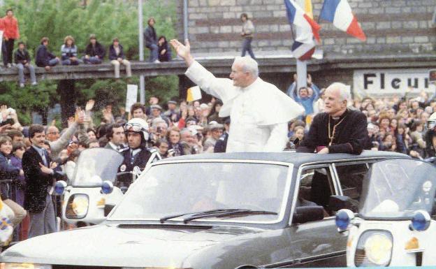 Peugeot 604: la limusina que usó el Papa Juan Pablo II