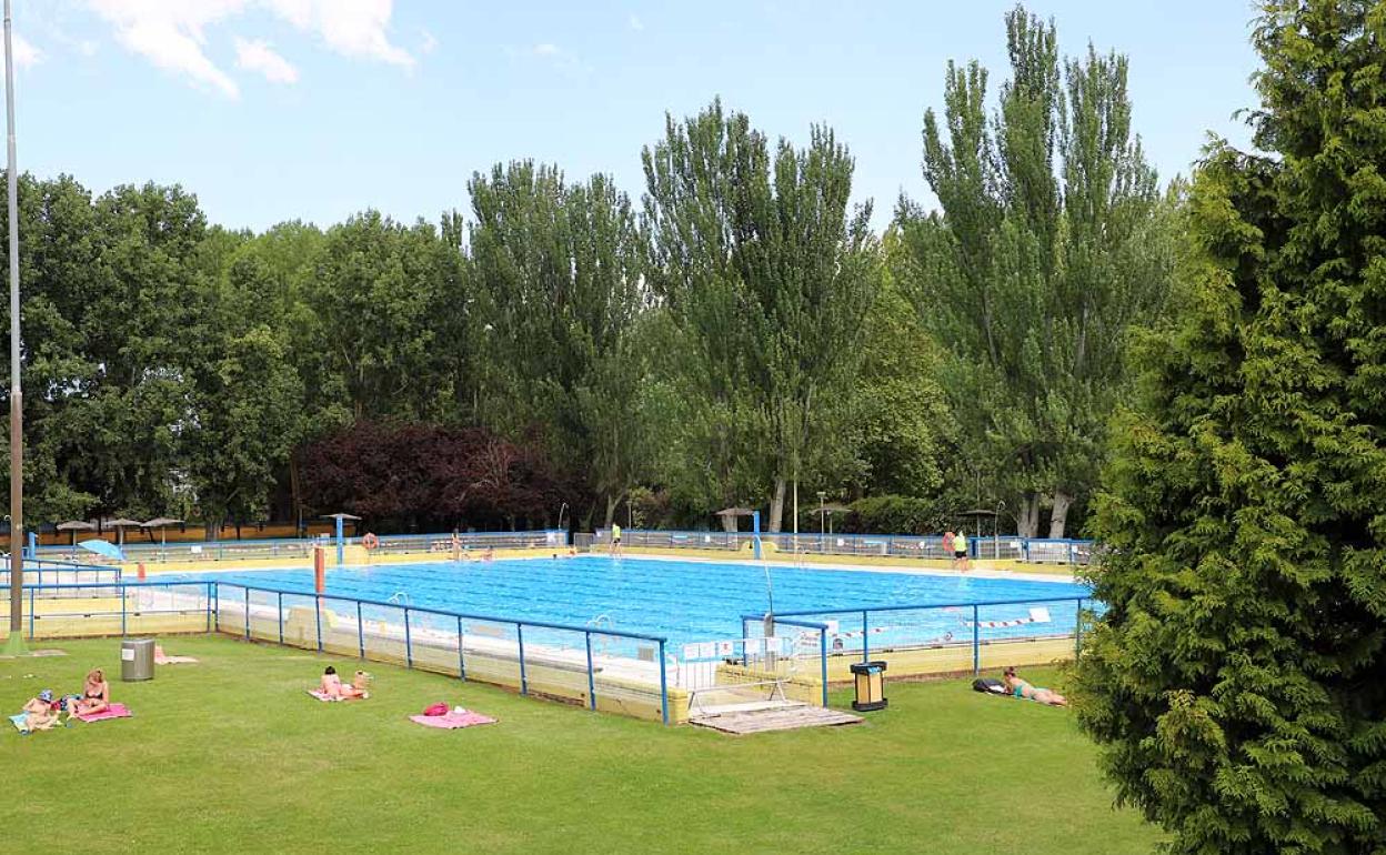 La mascarilla será también obligatoria en las piscinas salvo en el momento del baño.