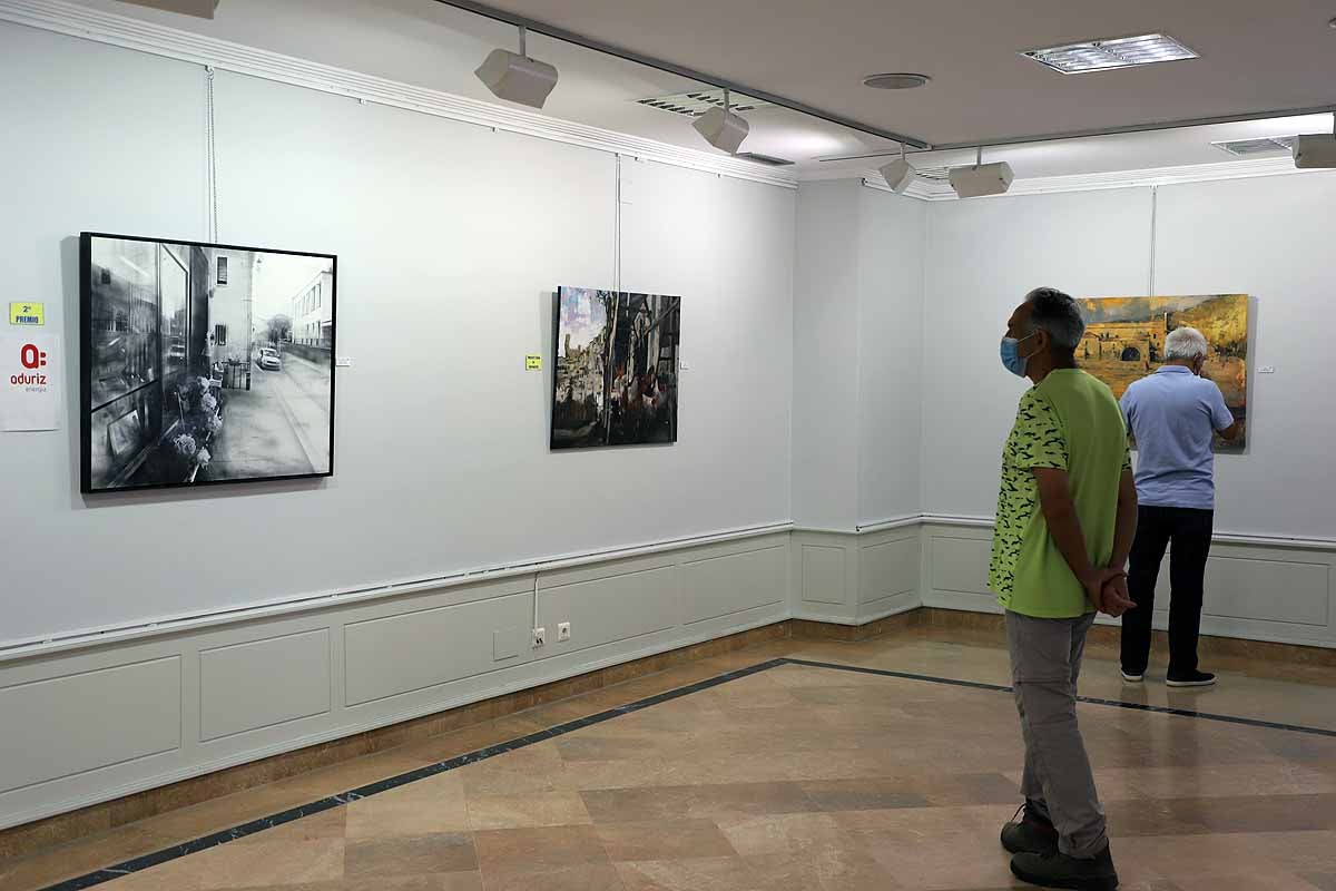 Fotos: Nuevas &#039;versiones&#039; de Frías cuelgan de la sala de exposiciones del Teatro Principal