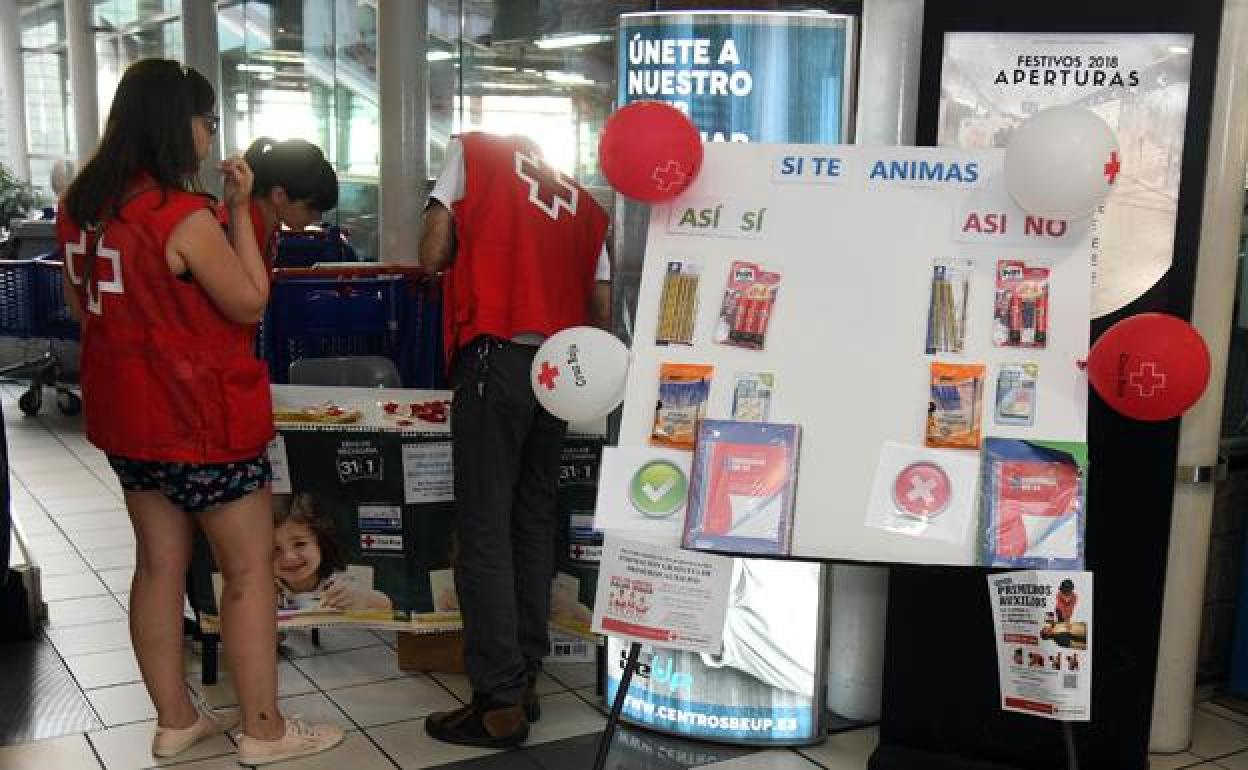 Fundación Solidaridad Carrefour y Cruz Roja ponen en marcha la 'Vuelta al Cole Solidaria' a favor de la infancia en riesgo social de Burgos