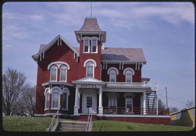 Imagen secundaria 1 - El autocine Flamingo, en Dal Passo Road, Hobbs (Nuevo México). El hotel Brooklyn, en Front Street, Brooklyn (Iowa). El camarón vaquero del restaurante Christie's, en Houston (Texas). 