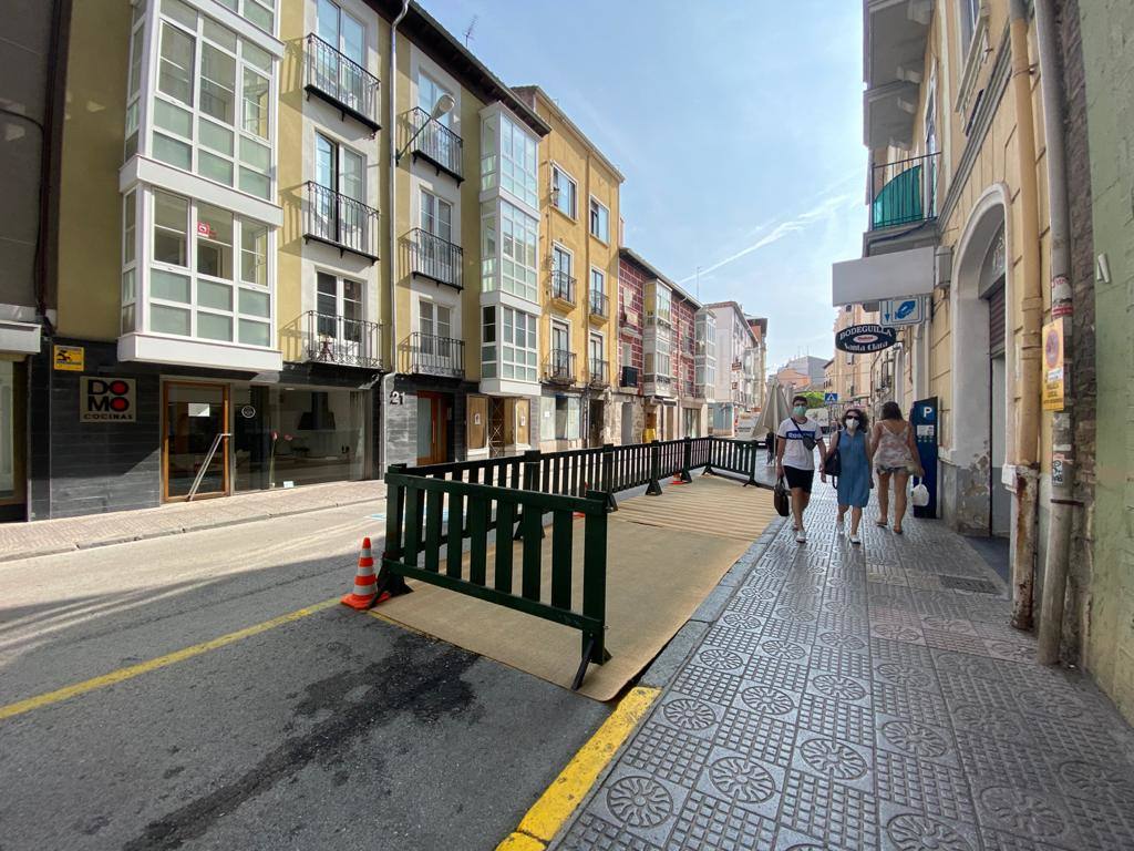 Fotos: La calle Santa Clara se reconfigura para priorizar a los peatones