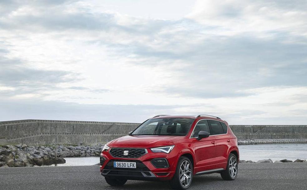 Seat evoluciona el Ateca: diseño exterior más emocional y un interior puesto al día