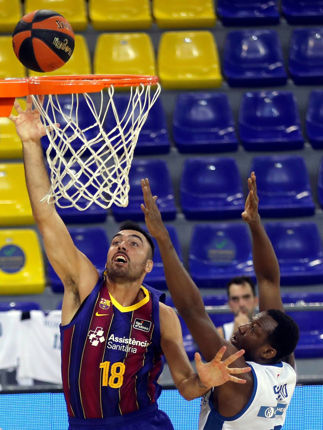 Fotos: Imágenes del encuentro entre el Barça y el Hereda San Pablo