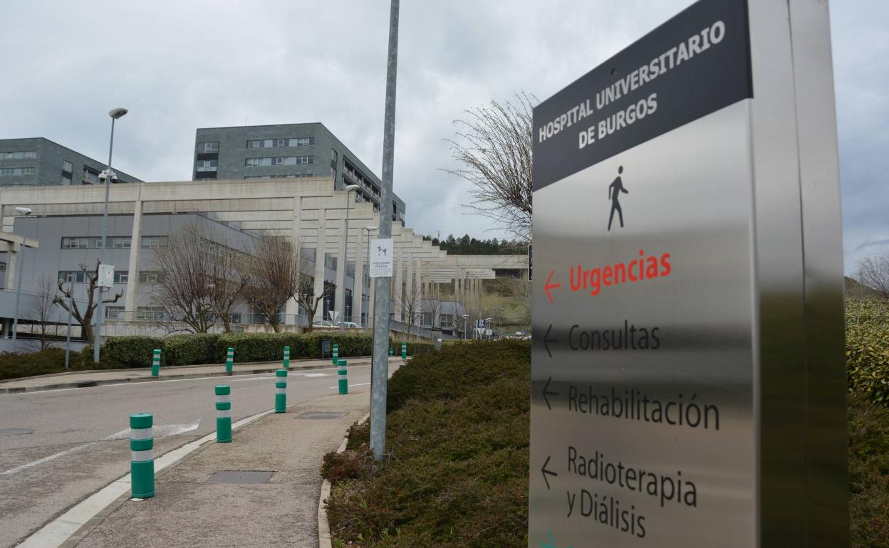 El Hospital Universitario de Burgos (HUBU) cuenta ahora mismo con 12 pacientes en la UCI. 