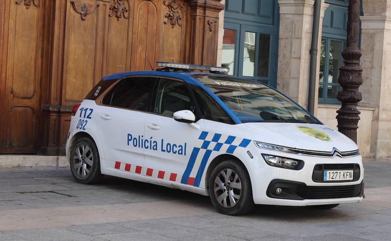 Vehículo oficial de la Policía Local de Burgos.