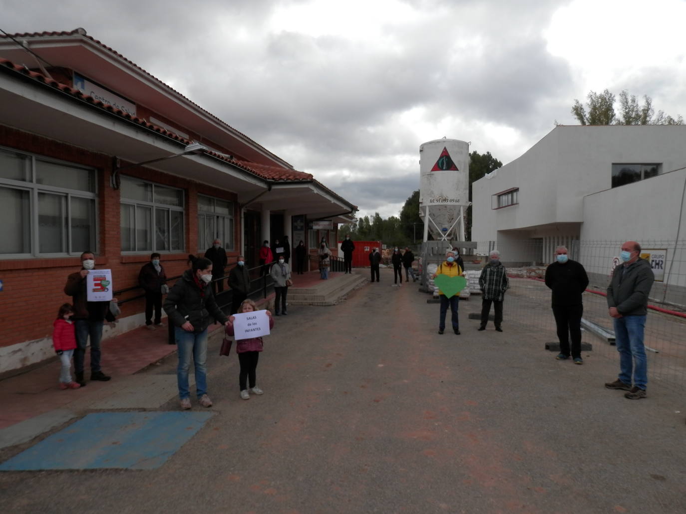 Fotos: Los pueblos burgaleses responden a la concentración nacional en defensa de la sanidad rural