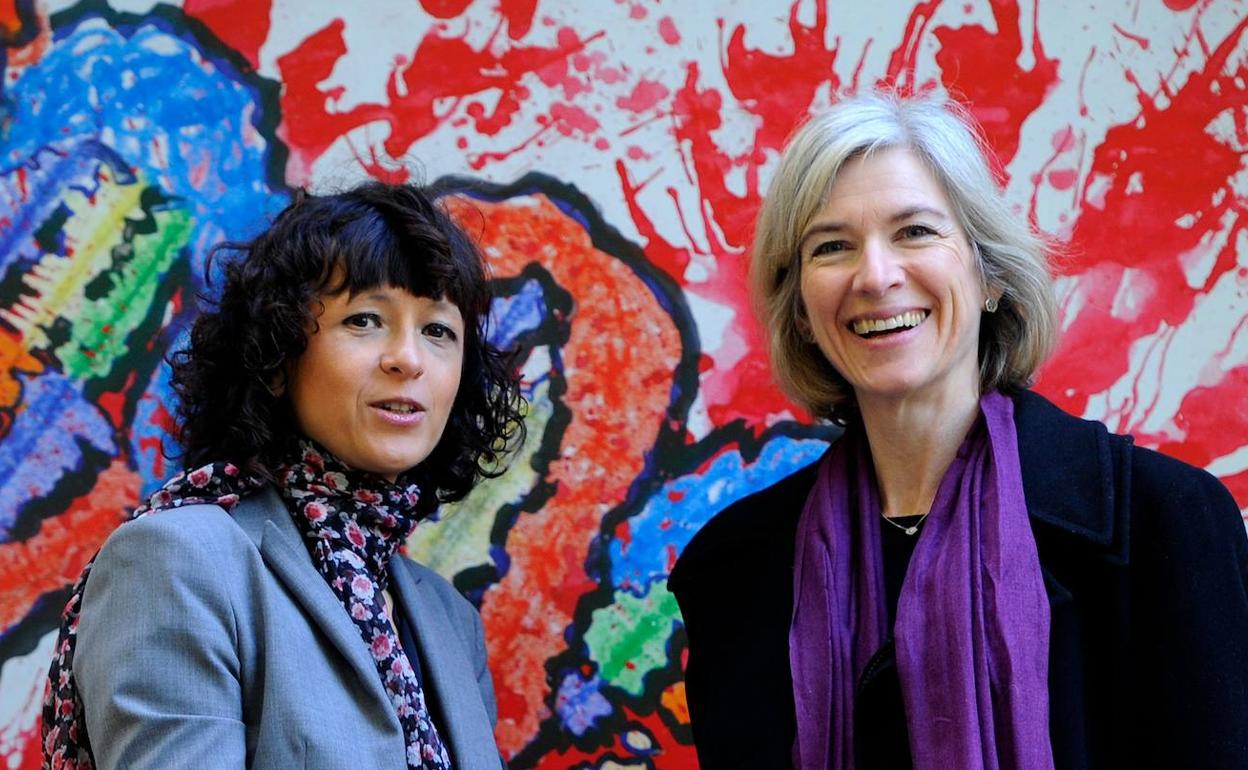 Jenifer Doudna y Emmanuelle Charpientier posan en un parque de Oviedo a donde se desplazaron en 2015 para recoger el Premio Princesa de Asturias de Investigación Científica y Técnica.