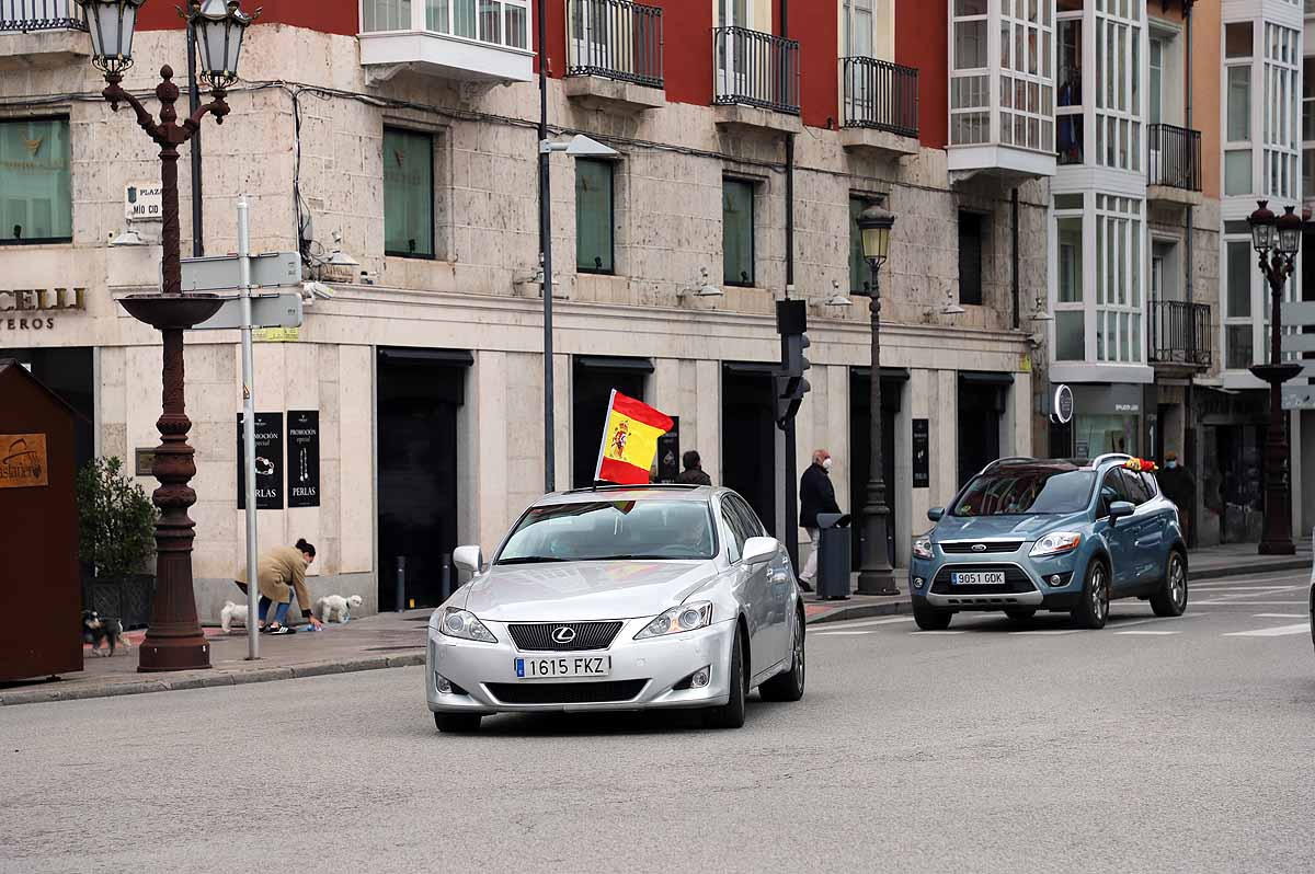 Fotos: Imágenes de la caravana de Vox en Burgos