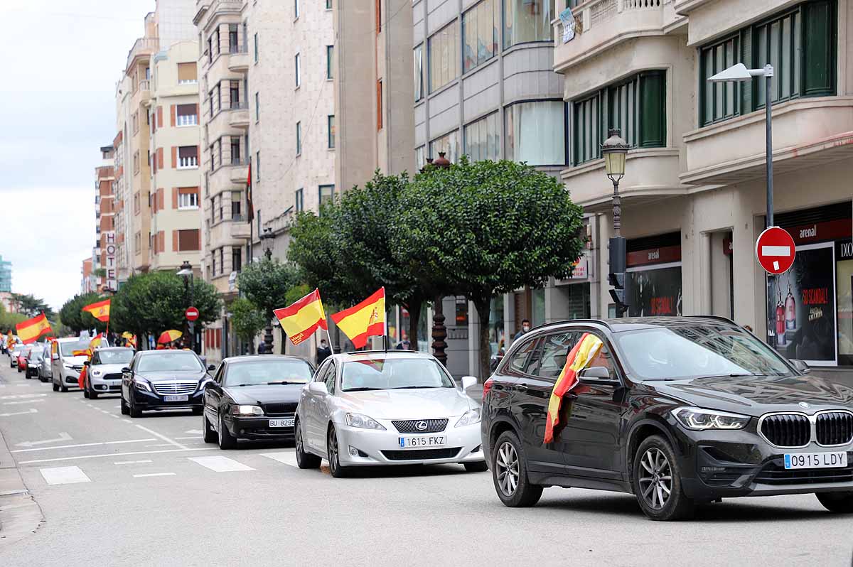 Fotos: Imágenes de la caravana de Vox en Burgos