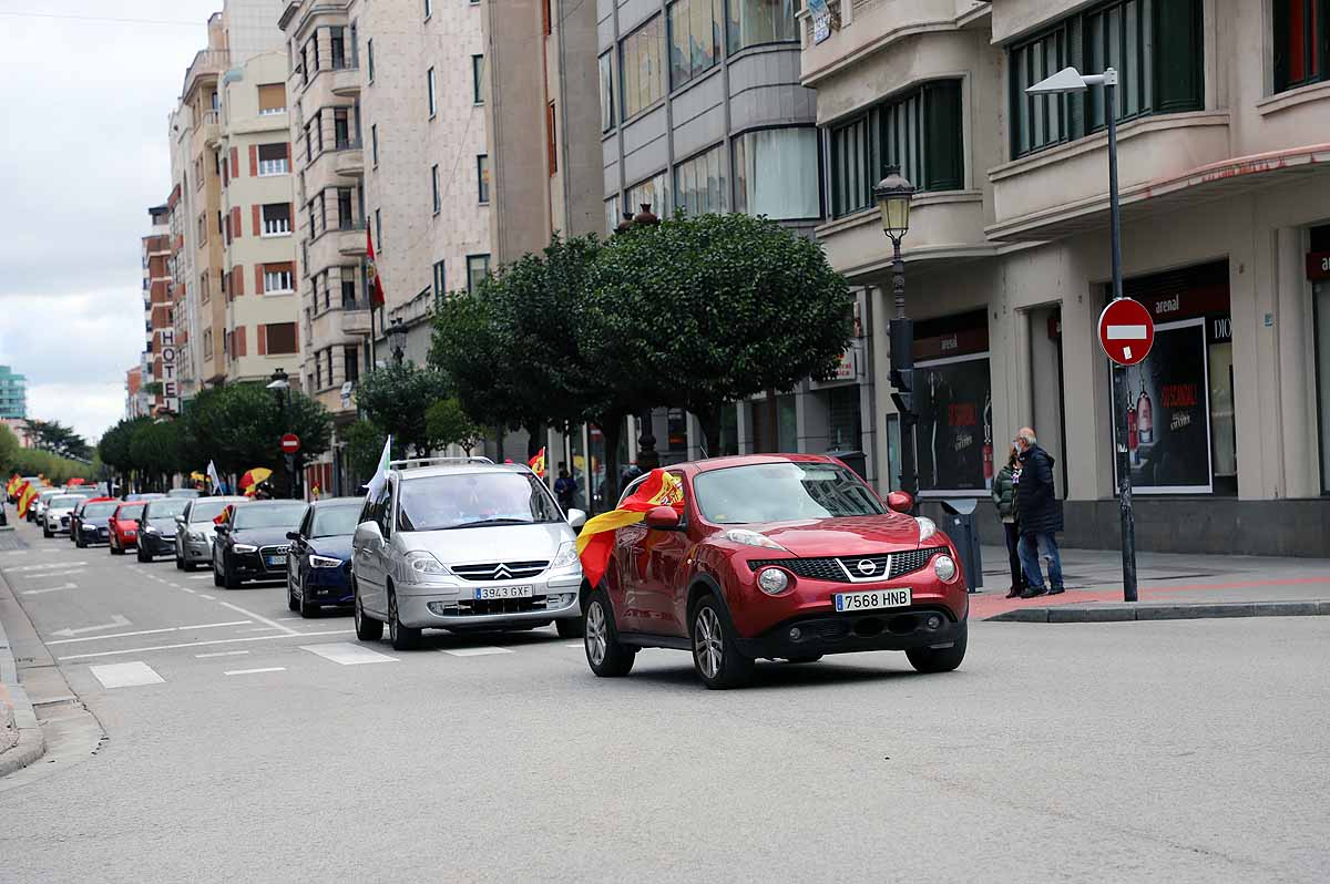 Fotos: Imágenes de la caravana de Vox en Burgos