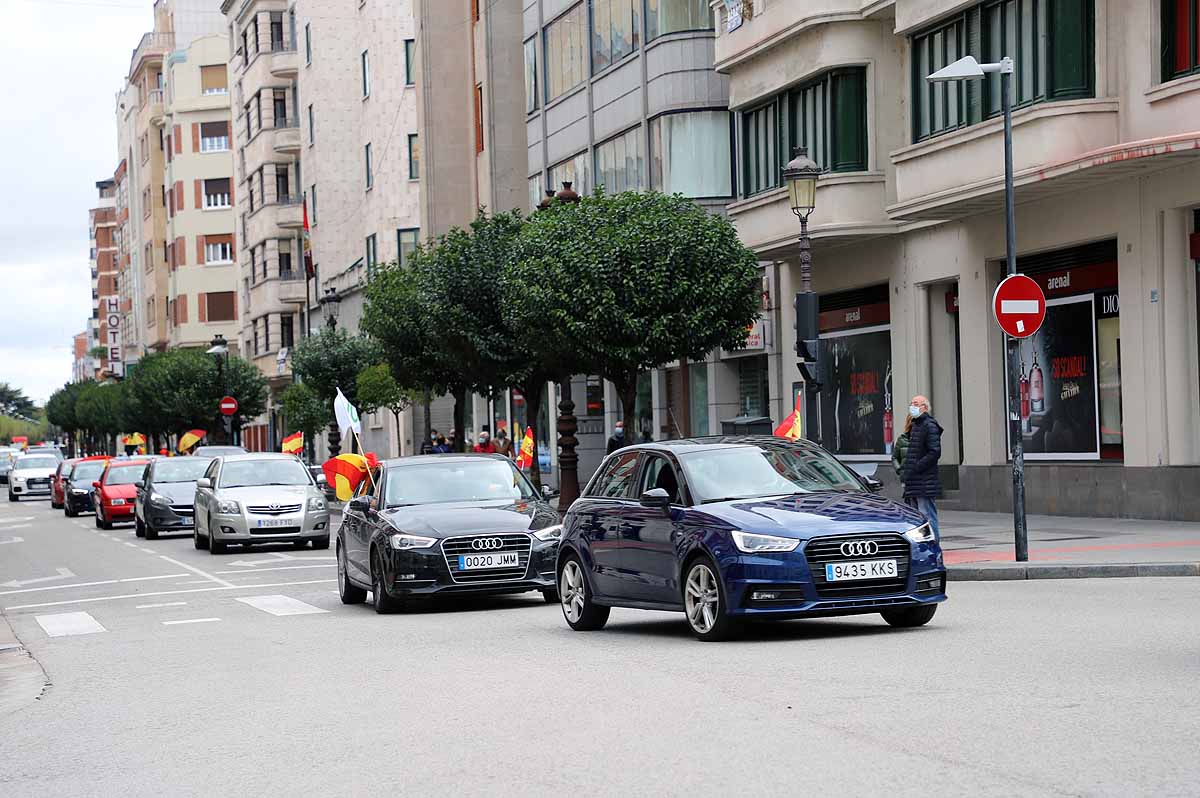 Fotos: Imágenes de la caravana de Vox en Burgos