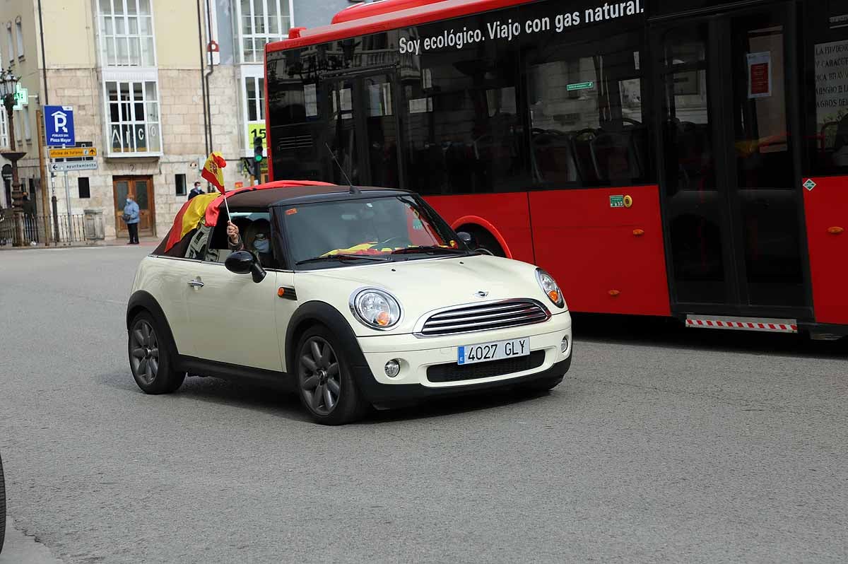 Fotos: Imágenes de la caravana de Vox en Burgos