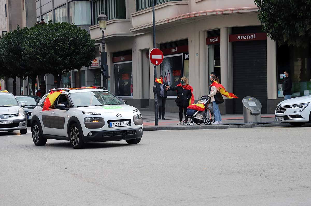 Fotos: Imágenes de la caravana de Vox en Burgos