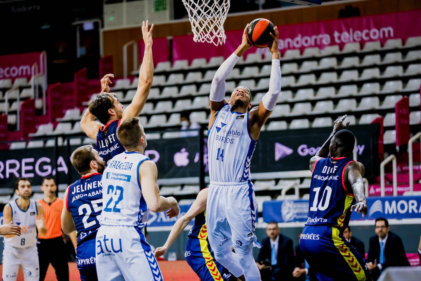 Fotos: El Hereda San Pablo cae ante el MoraBanc Andorra