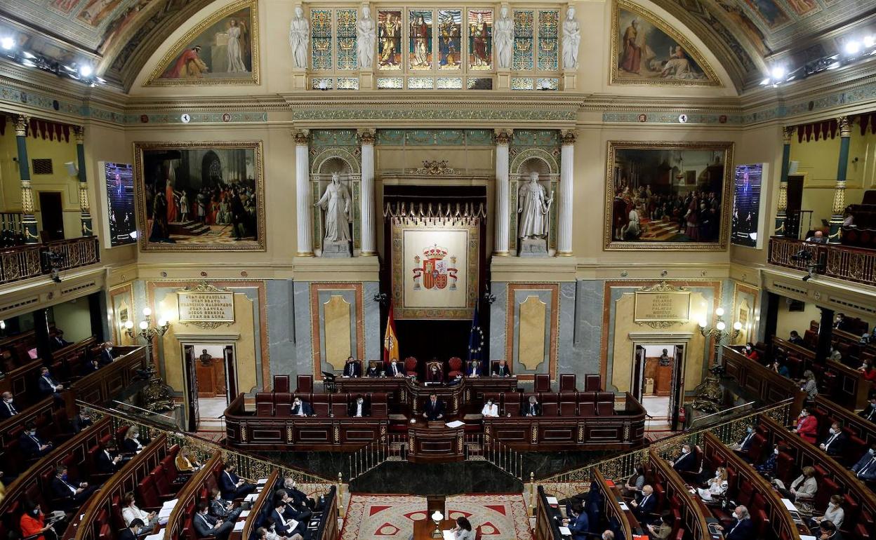 Vista del hemiciclo durante la intervención del presidente del Gobierno, Pedro Sánchez, ayer en la primera sesión de la moción de censura de Vox al gobierno de coalición.