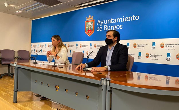 Carolina Blasco, portavoz del Grupo Municipal Popular del Ayuntamiento de Burgos, y Jorge Berzosa, viceportavoz de los populares. 