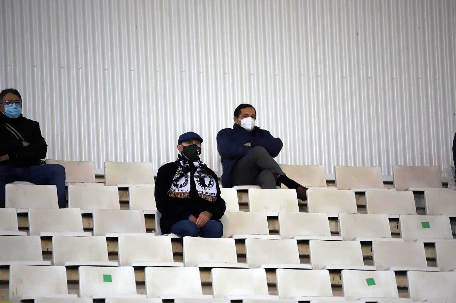 Alrededor de 800 personas vieron el encuentro entre el Burgos C. F. y el Sporting B.