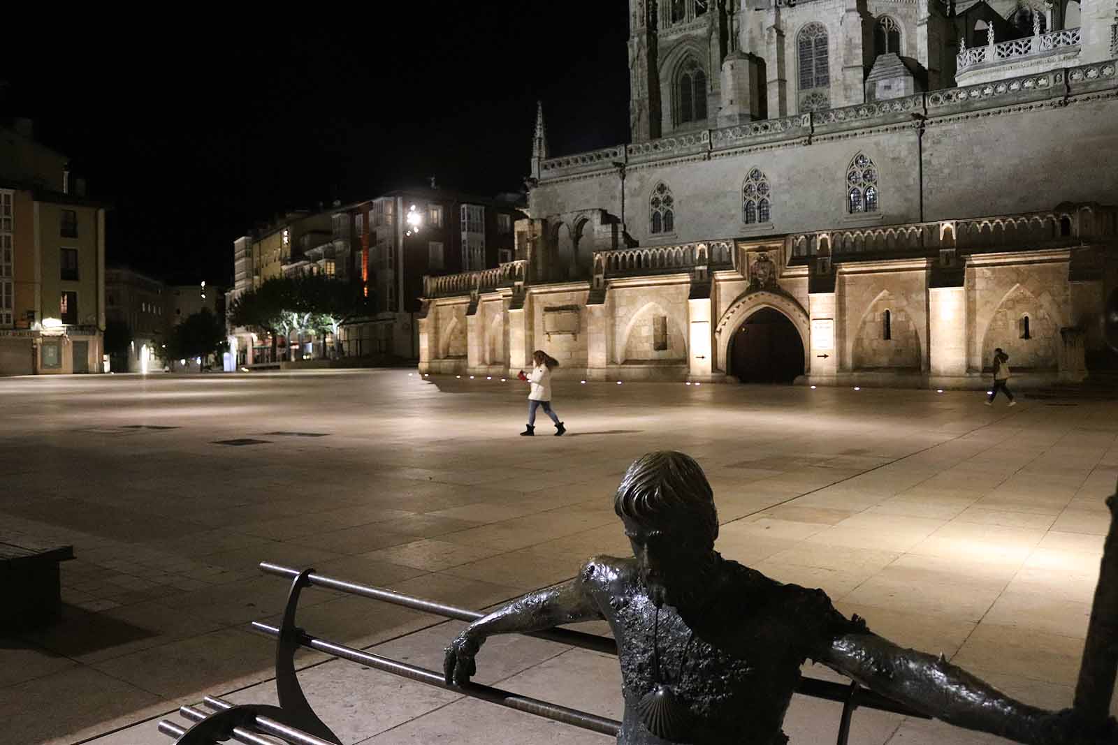 Fotos: El &#039;toque de queda&#039; devuelve a los burgaleses a sus hogares