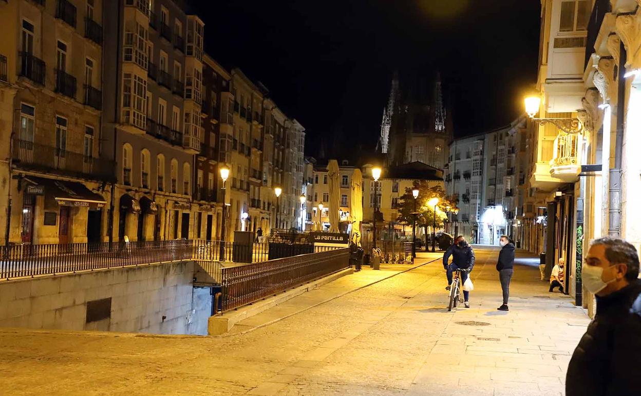 Imagen del centro de Burgos el pasado sábado cuando comenzó el toque de queda.