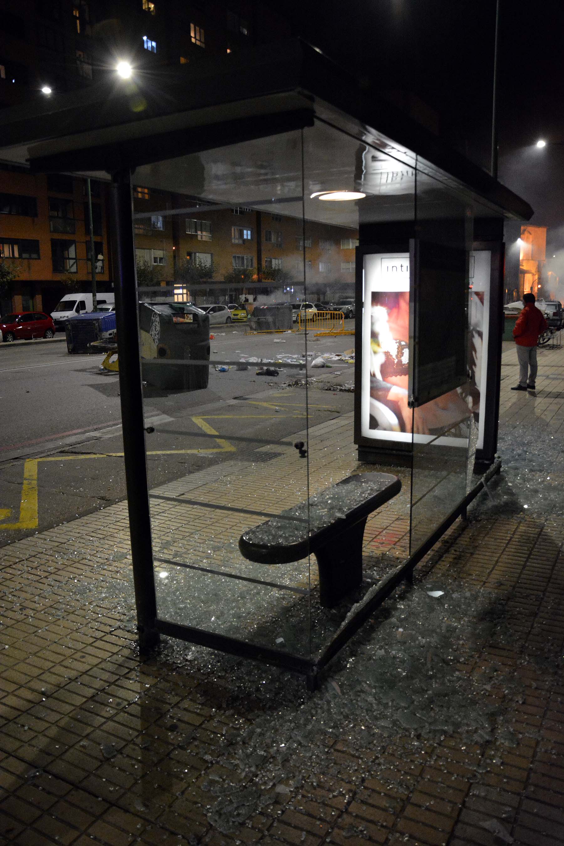 Fotos: La concentración contra las medidas anti covid acaba en batalla campal en Gamonal