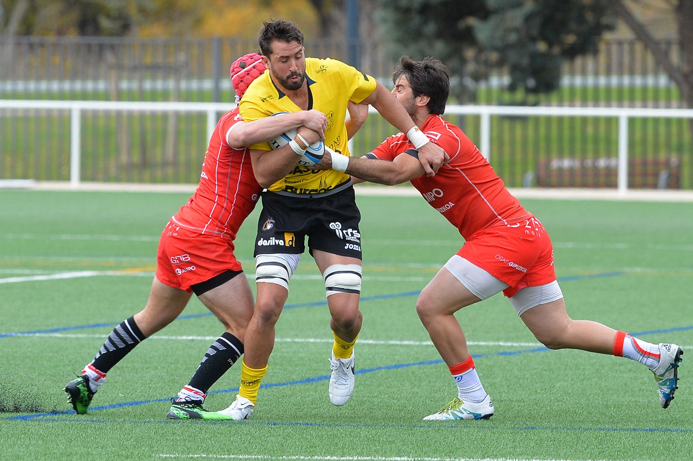 Fotos: El Ubu Bajo Cero consigue la primera victoria frente al Ampo Ordizia