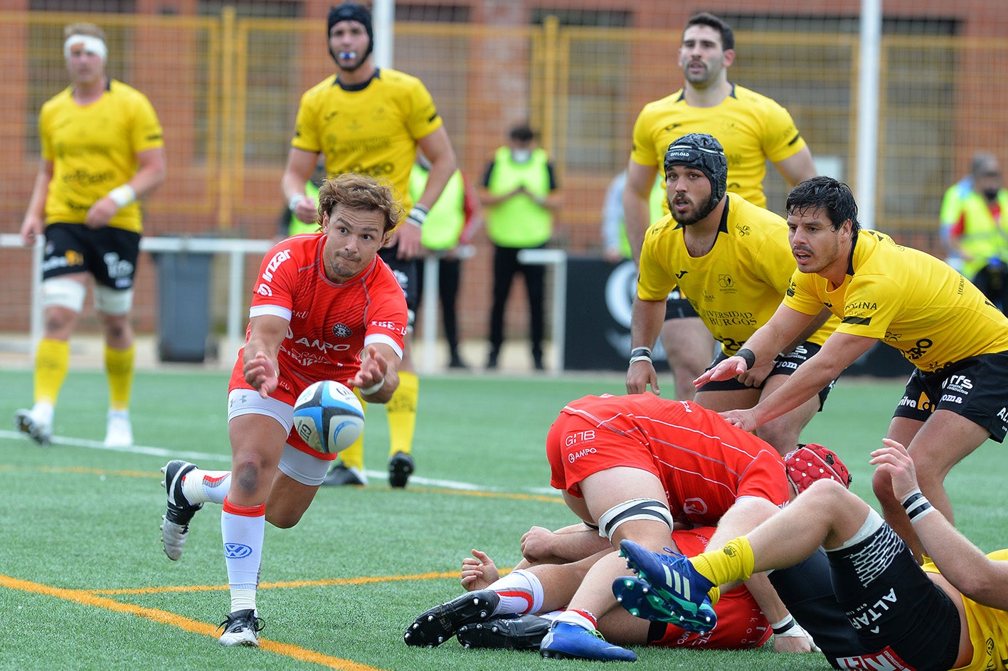 Fotos: El Ubu Bajo Cero consigue la primera victoria frente al Ampo Ordizia