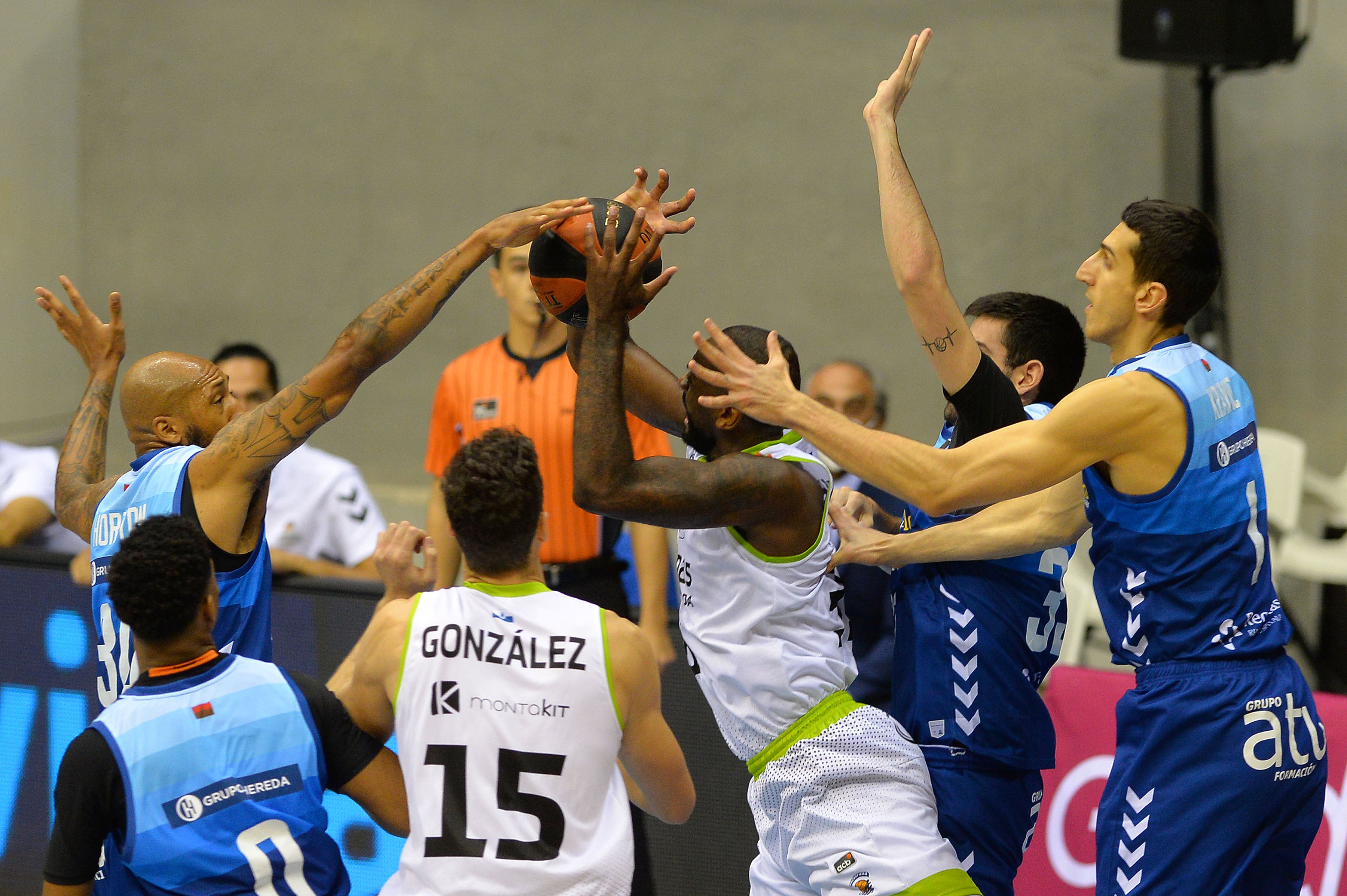 Fotos: El Hereda San Pablo cae ante Fuenlabrada en un partido plagado de bajas