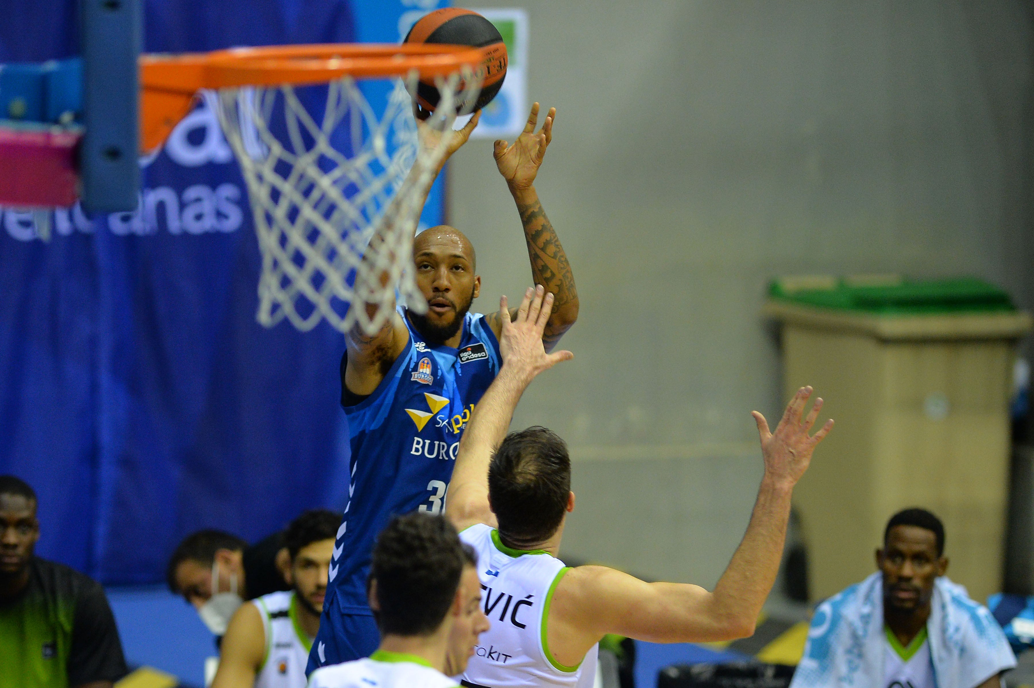 Fotos: El Hereda San Pablo cae ante Fuenlabrada en un partido plagado de bajas