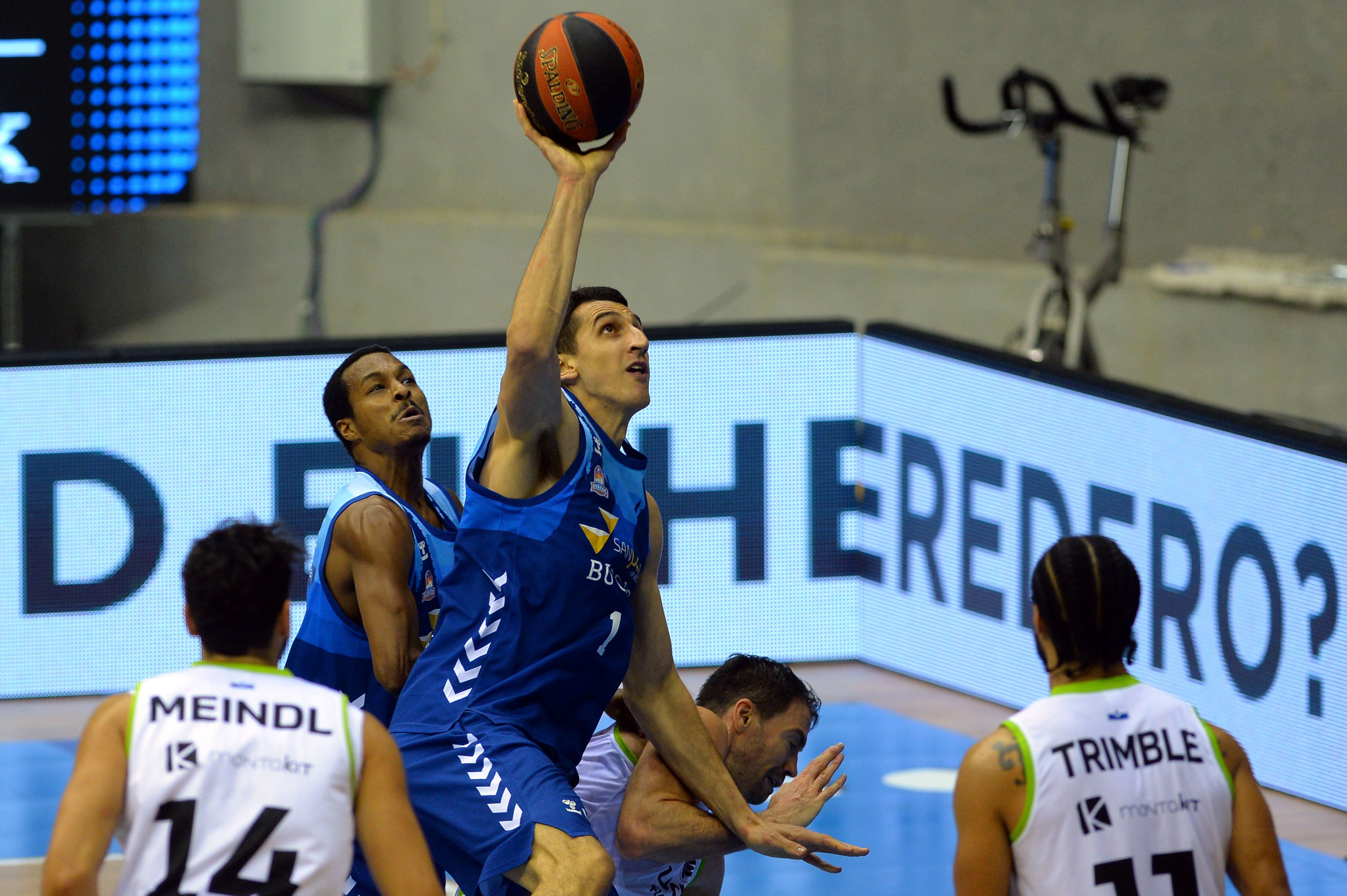 Fotos: El Hereda San Pablo cae ante Fuenlabrada en un partido plagado de bajas