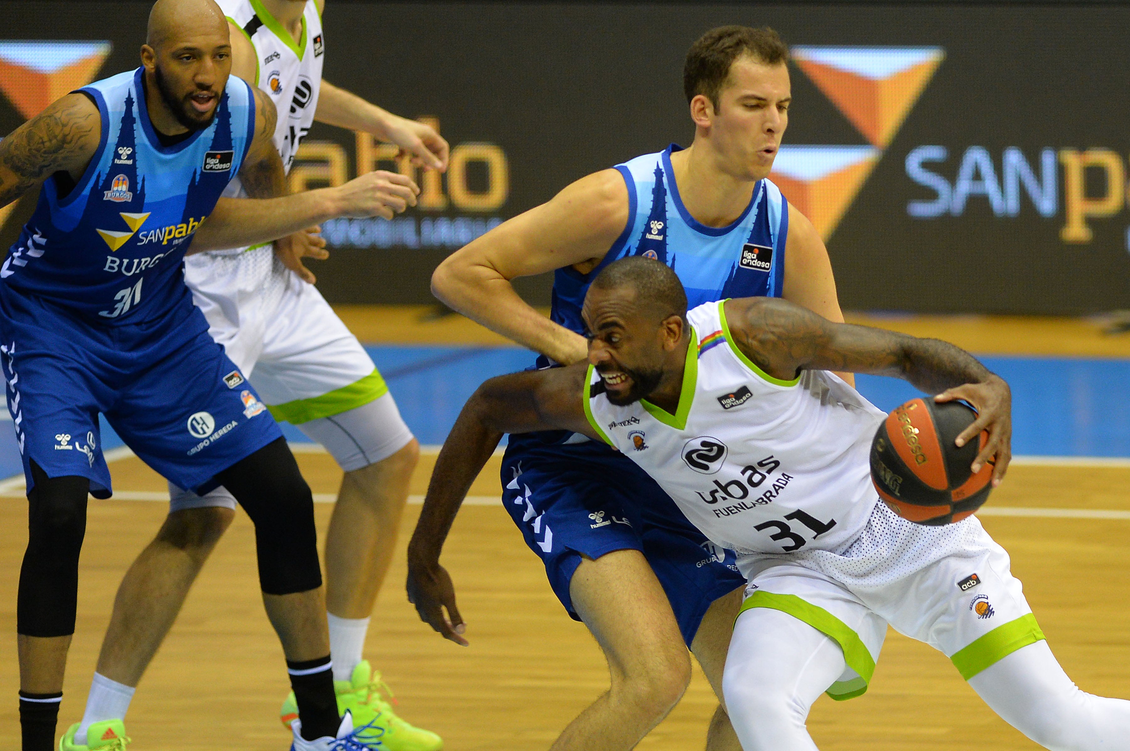 Fotos: El Hereda San Pablo cae ante Fuenlabrada en un partido plagado de bajas