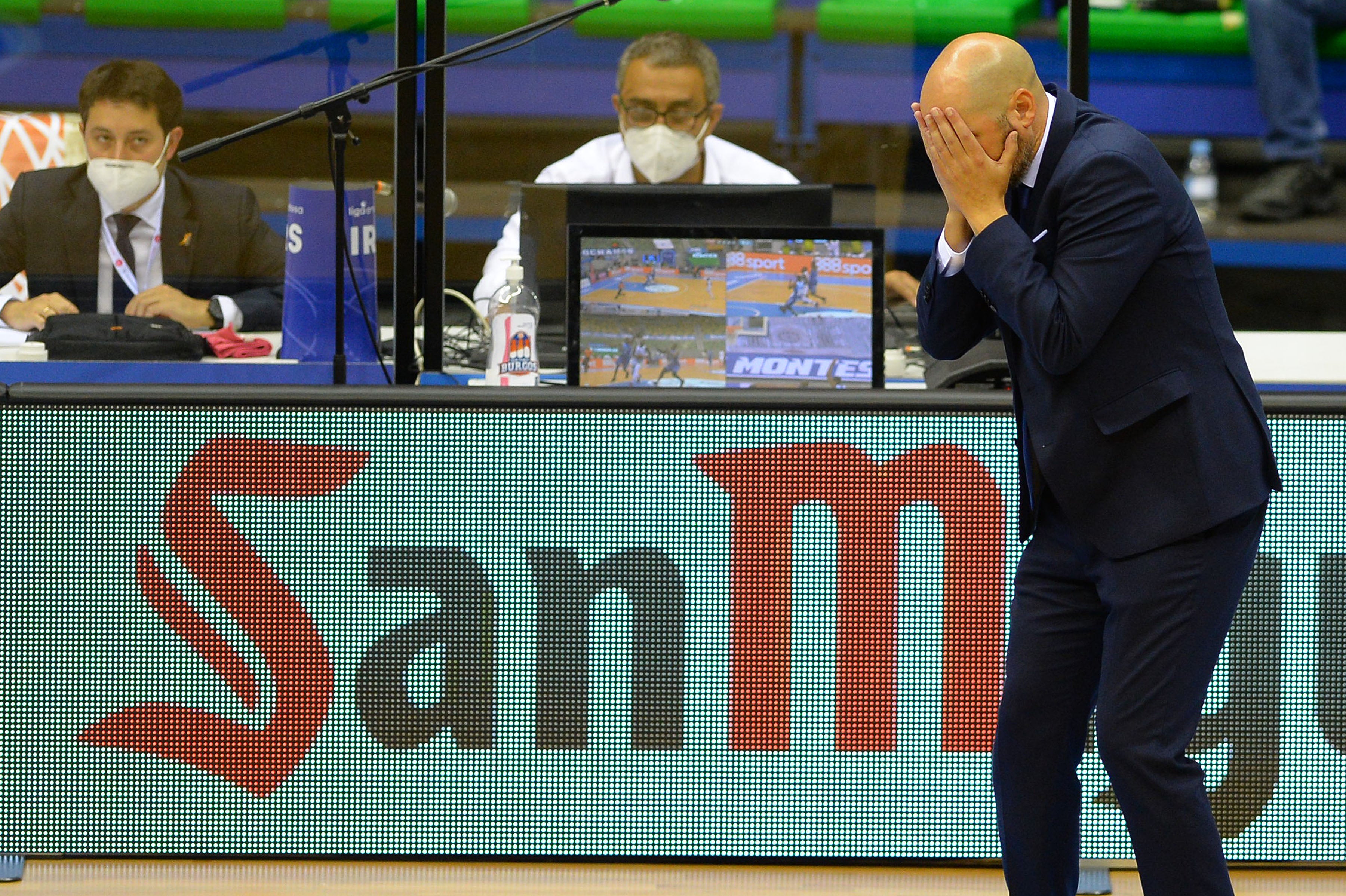 Fotos: El Hereda San Pablo cae ante Fuenlabrada en un partido plagado de bajas