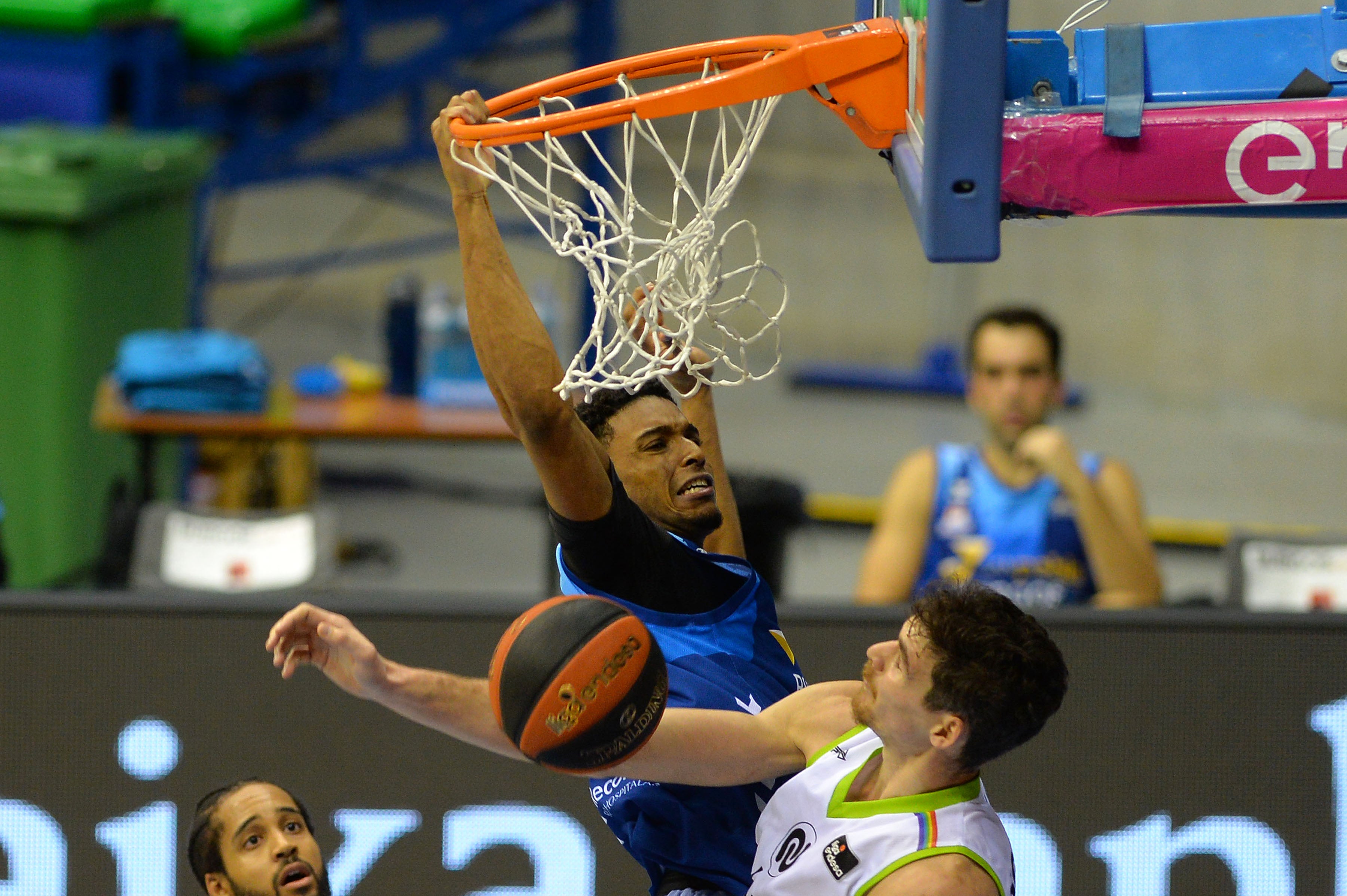 Fotos: El Hereda San Pablo cae ante Fuenlabrada en un partido plagado de bajas