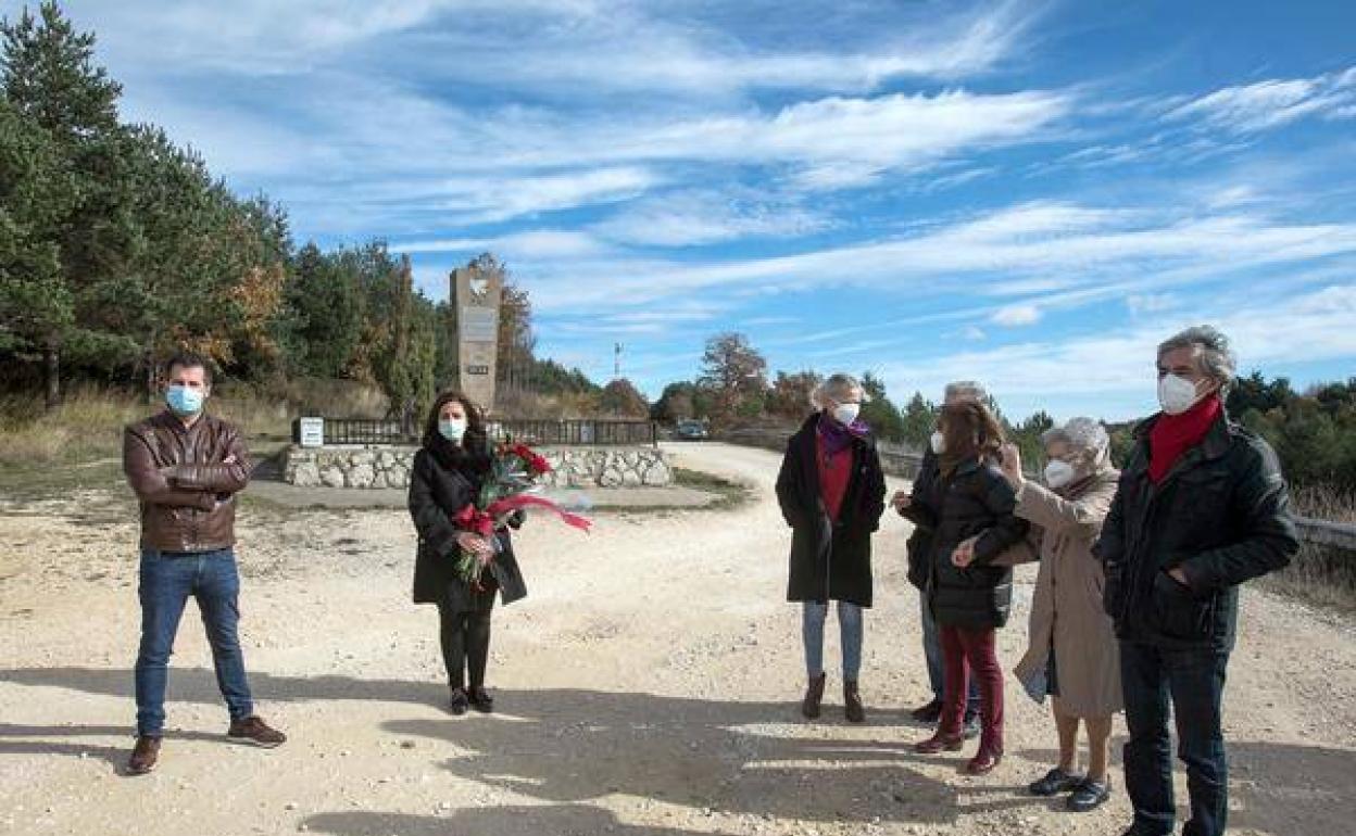 Tudanca y Esther Peña en el Monte de la Pedraja esta mañana.