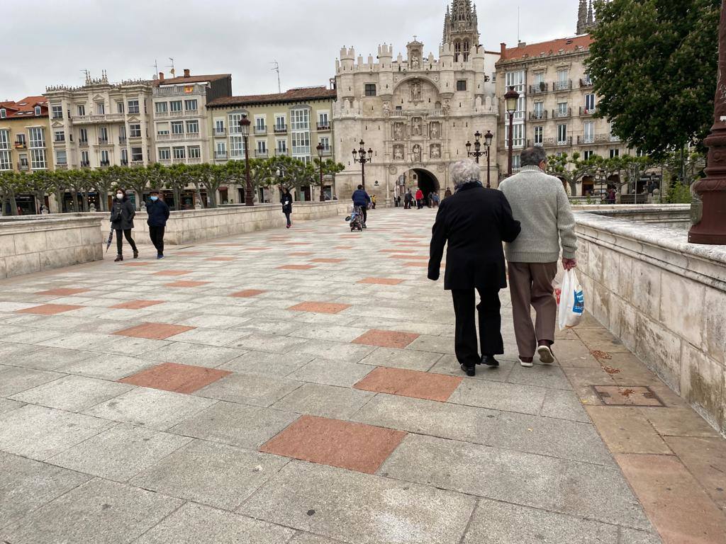 La covid continúa su escalada en Burgos con 315 positivos y tres fallecidos más