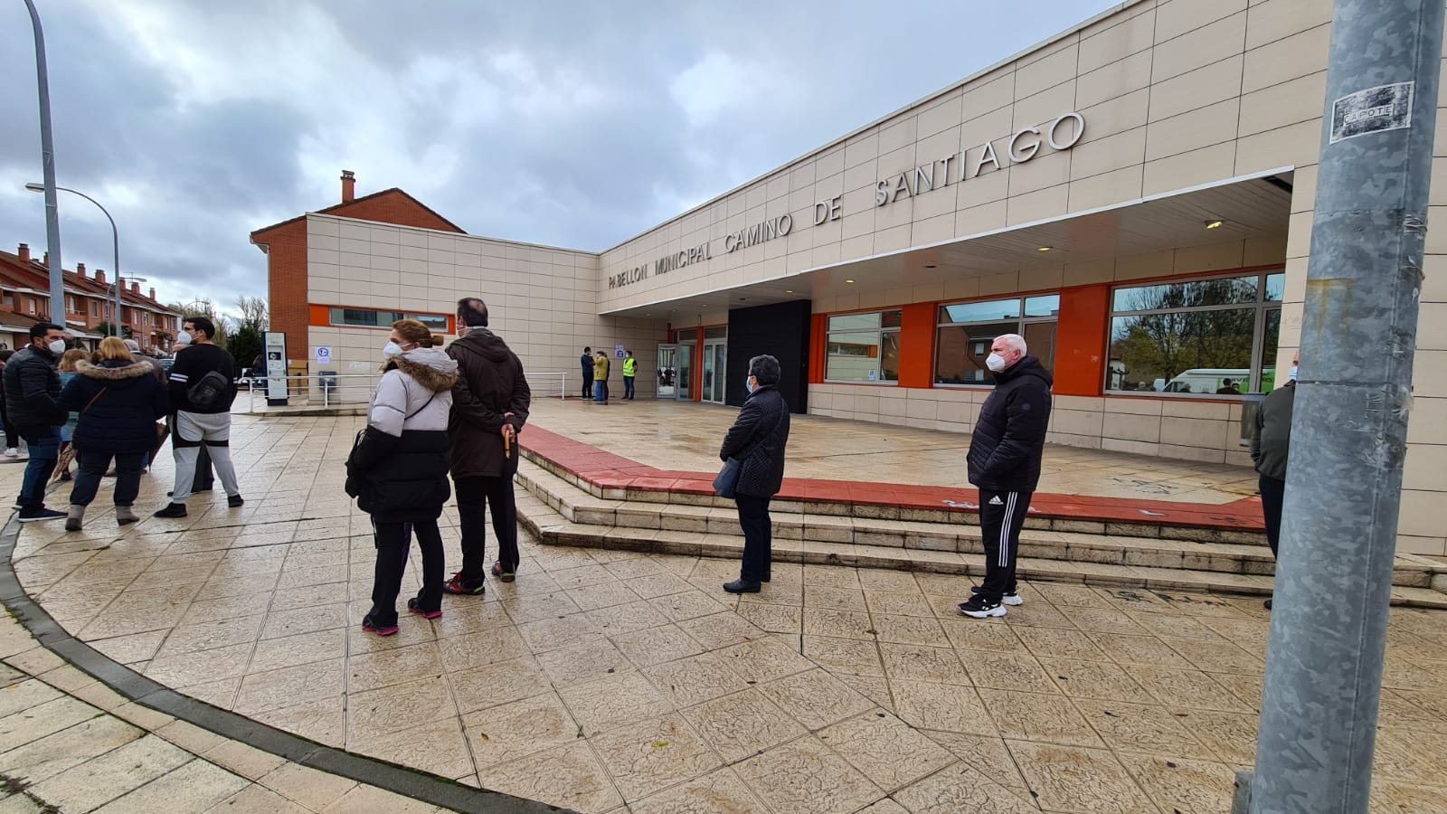 Colas en San Andrés del Rabanedo para hacerse el test.