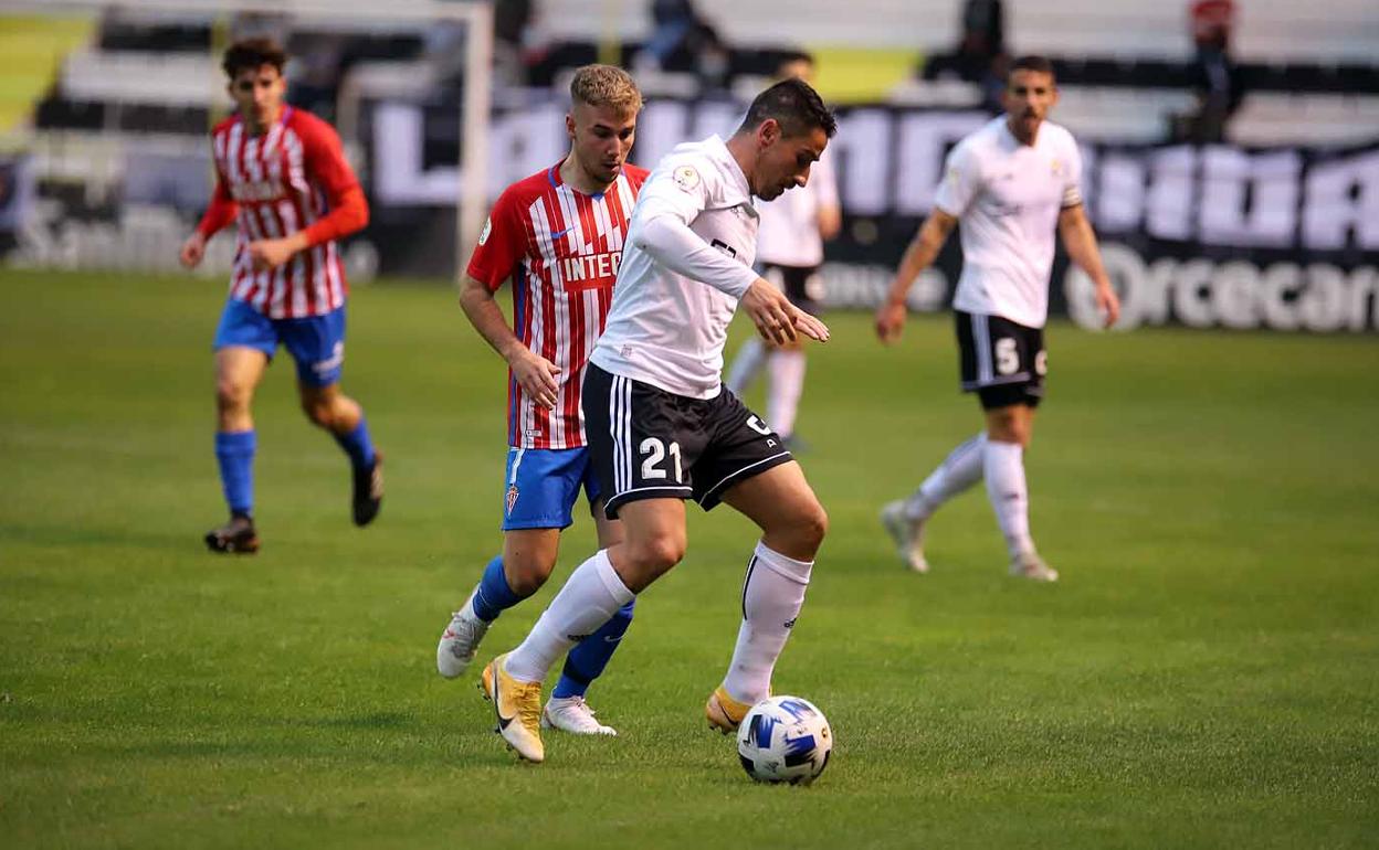 El Burgos regresa a la competición tras el partido aplazado la semana pasada. 