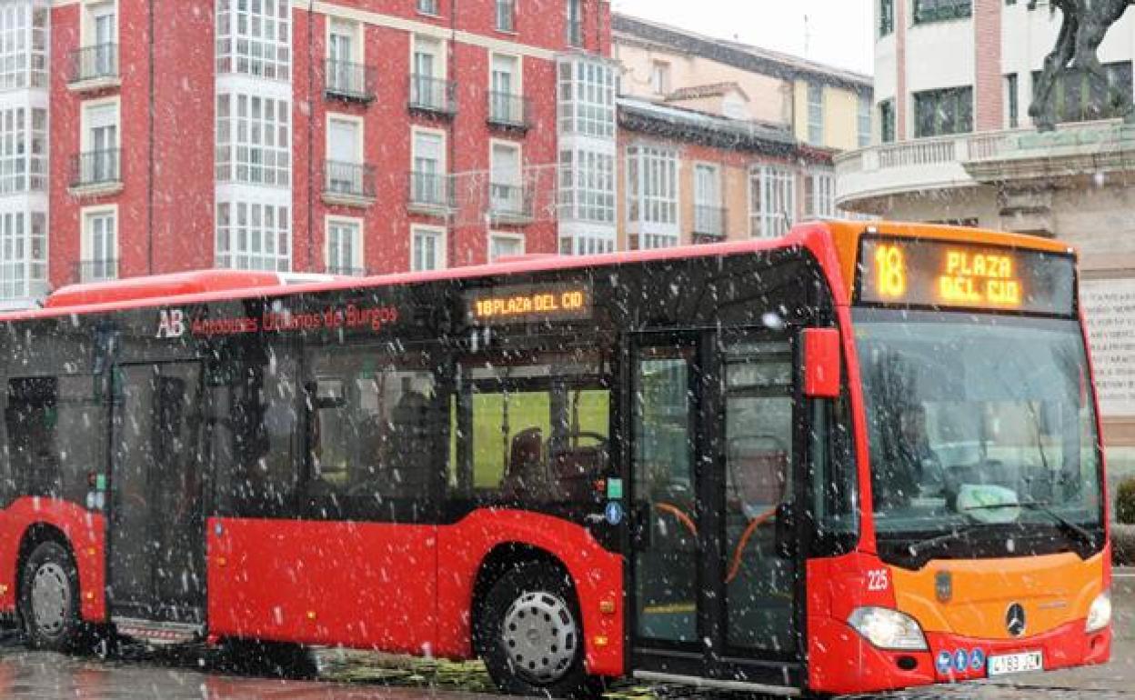 La línea 18 Plaza del Cid-Fuentecillas será una de las que ampliará recorrido en el propio barrio.