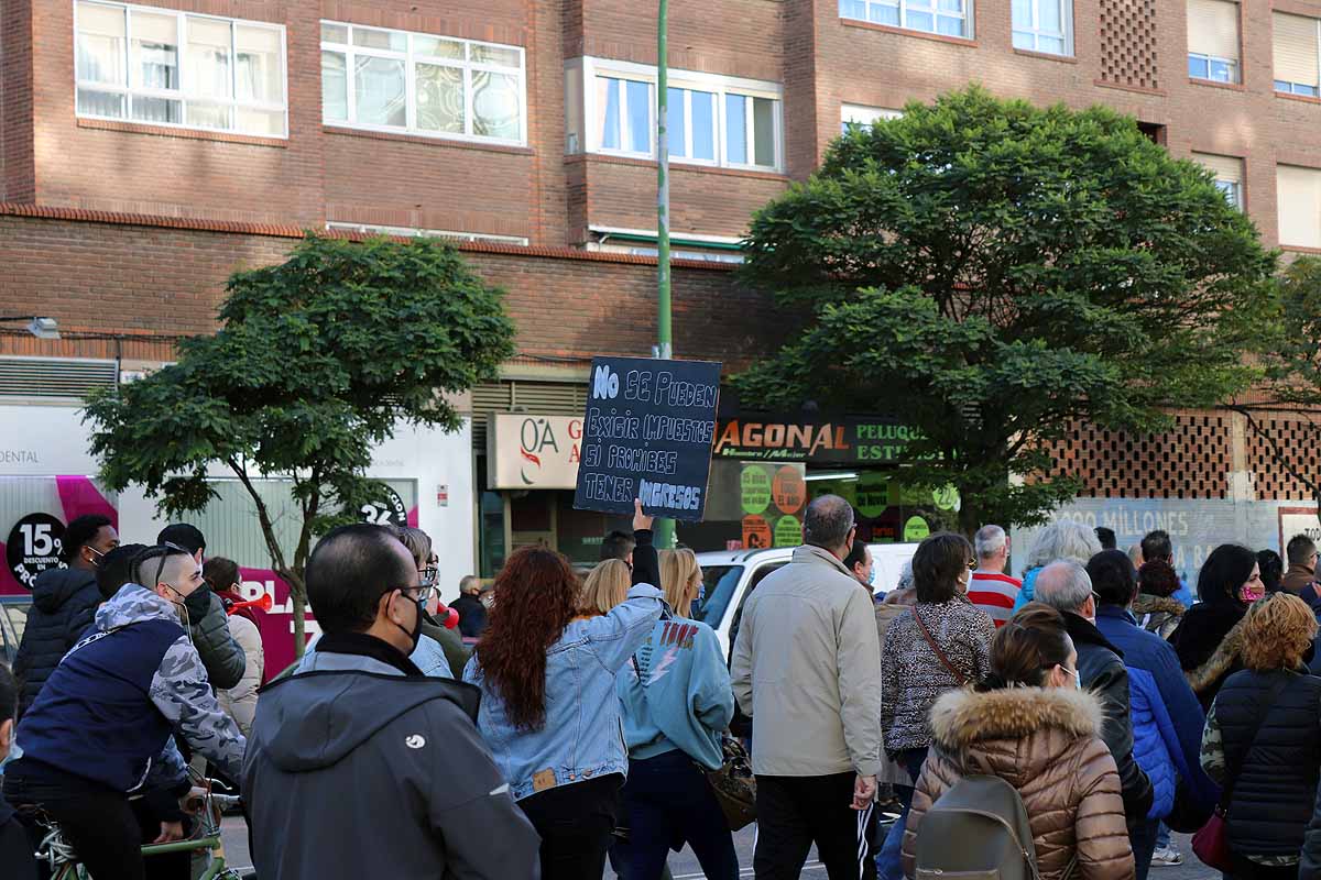 Fotos: La hostelería muestra su indignación por las calles de Burgos